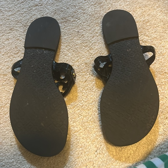 Black patent leather, Tory Burch, Miller sandals - Picture 2 of 2